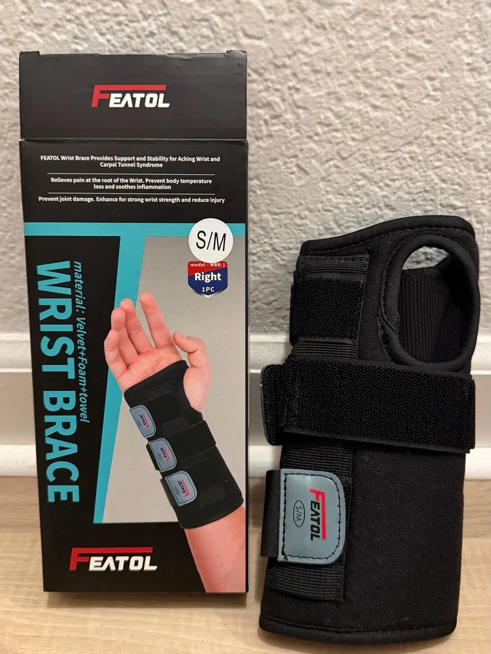 Black Wrist Brace Support (S/M) - Right Hand